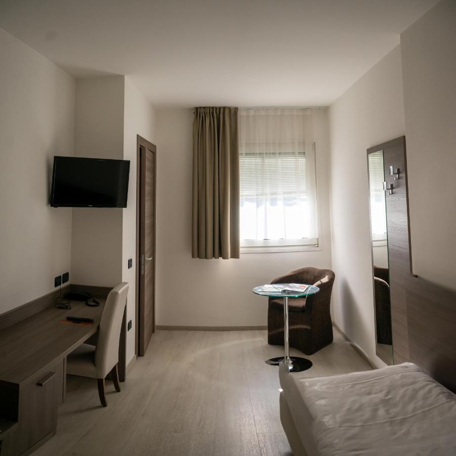 Hotel Garni Villa Fontana Тренто Екстер'єр фото