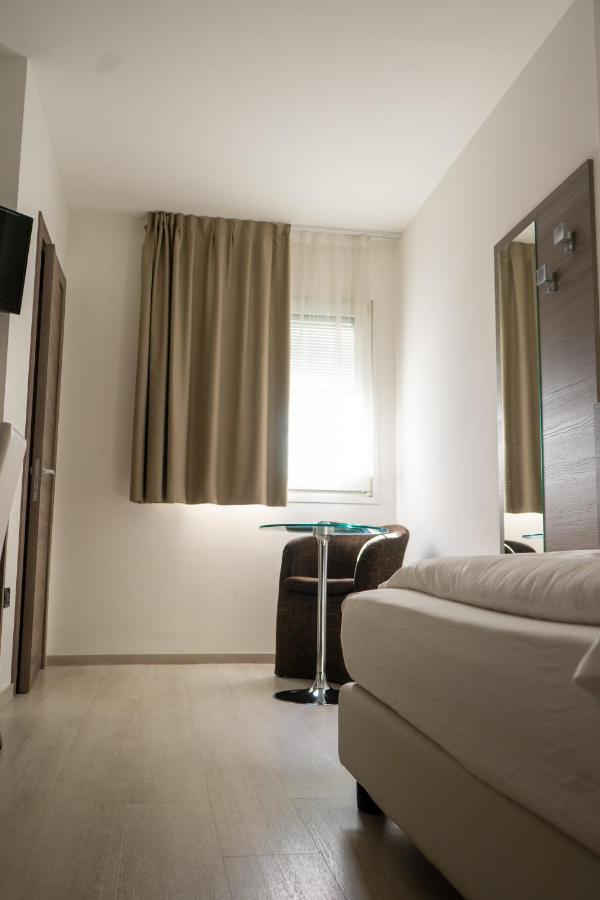 Hotel Garni Villa Fontana Тренто Екстер'єр фото